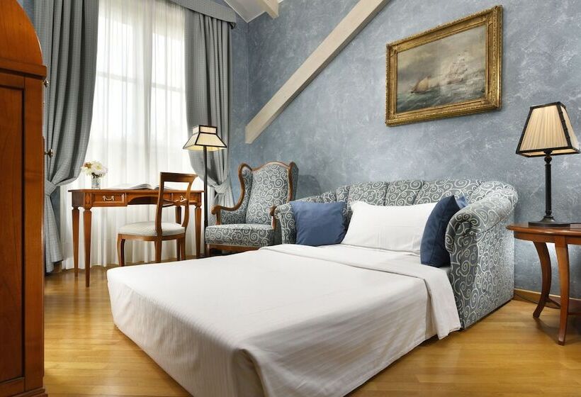 Suite with lake view, Castello Dal Pozzo