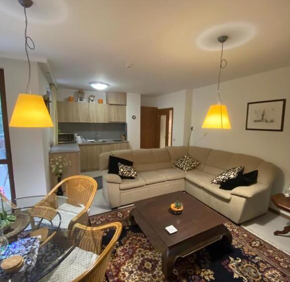 Апартаменты 2 Спальни, Hq Apartments Villa Park