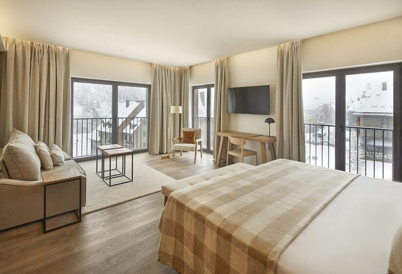Полулюкс, Mim Baqueira Luxury & Spa