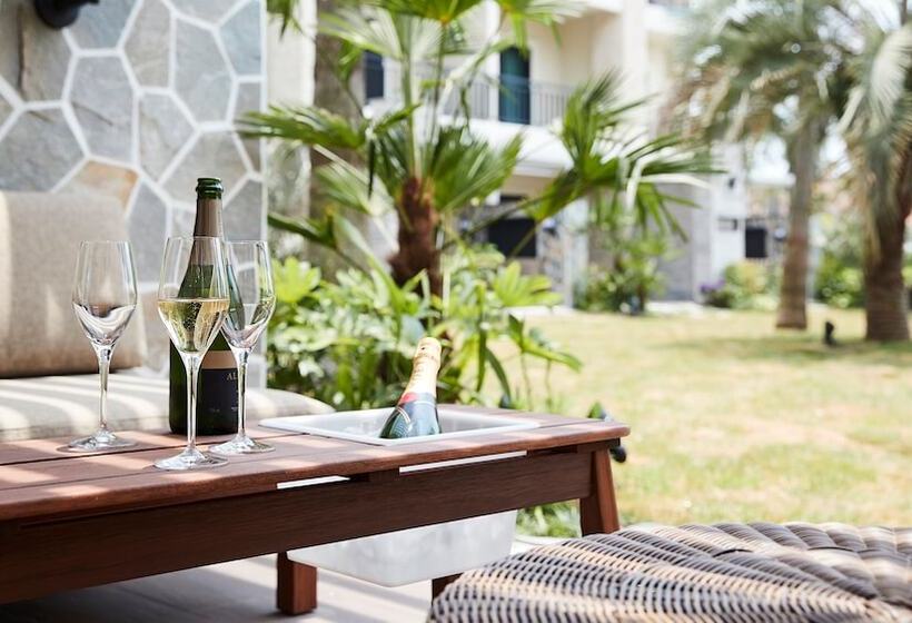 Семейный Номер с Койками, The Suites Hotel Jeju