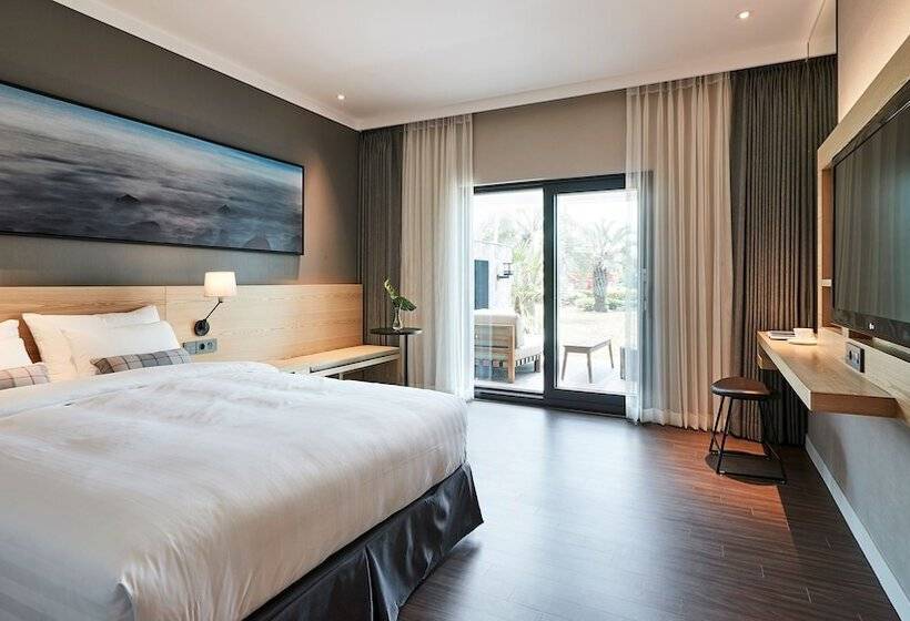 Семейный Номер с Койками, The Suites Hotel Jeju