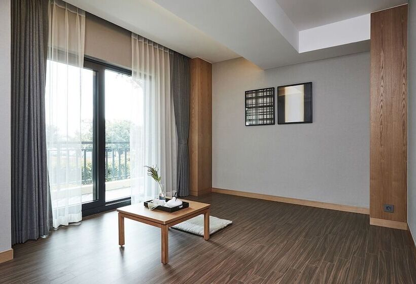 חדר דלוקס, The Suites Hotel Jeju