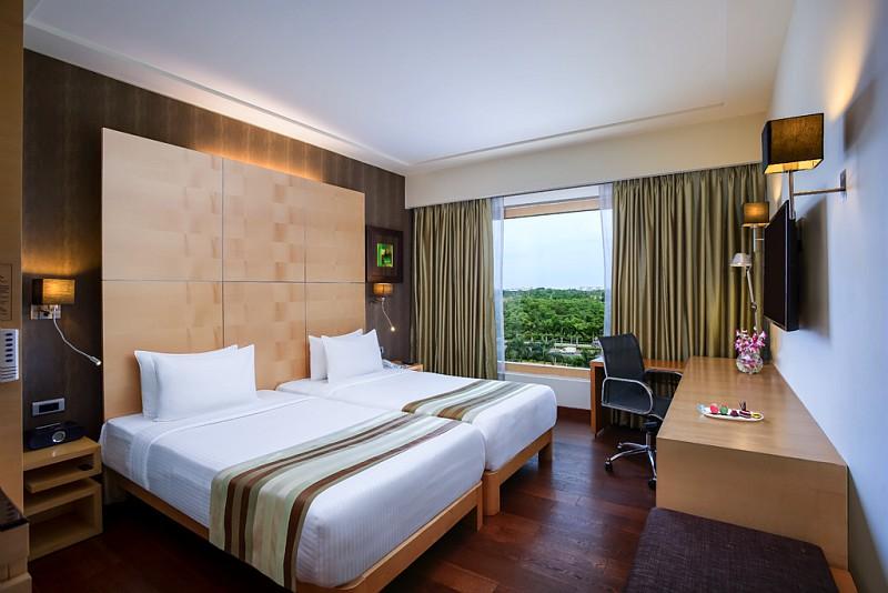 Номер Superior Вид на Бассейн, Novotel Hyderabad Airport
