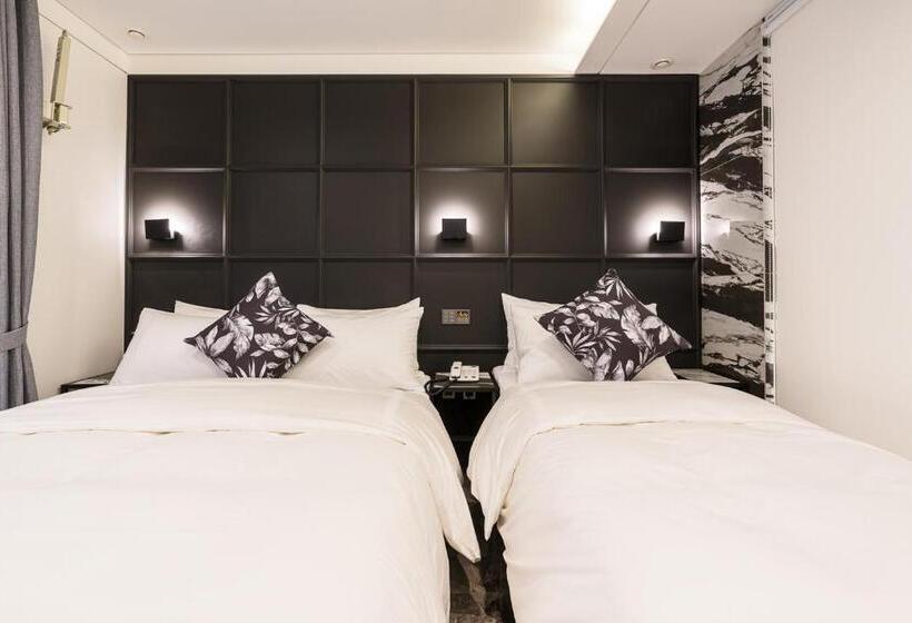 Quarto Deluxe, The May Jongno