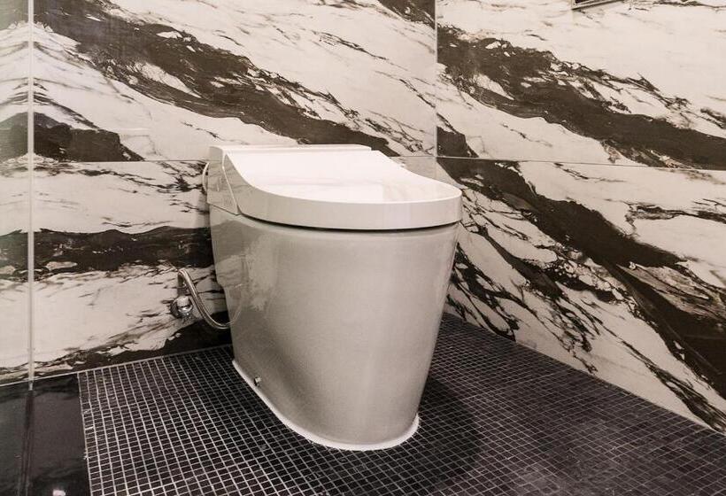 Quarto Deluxe, The May Jongno