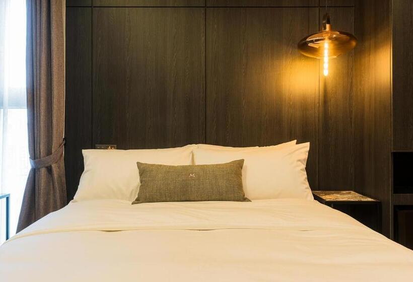 Quarto Estandar, The May Jongno