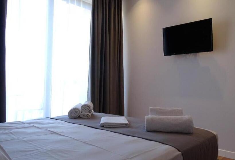 اتاق لوکس, Valmar