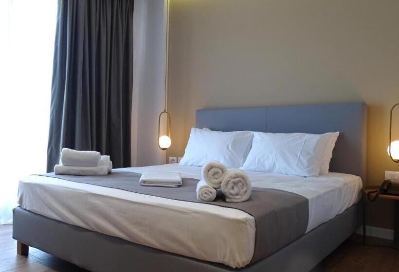 اتاق لوکس با تخت بزرگ, Valmar