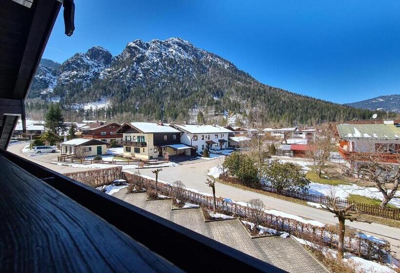 اتاق استاندارد چهارنفره با بالکن, Alpenpension Bergidyll