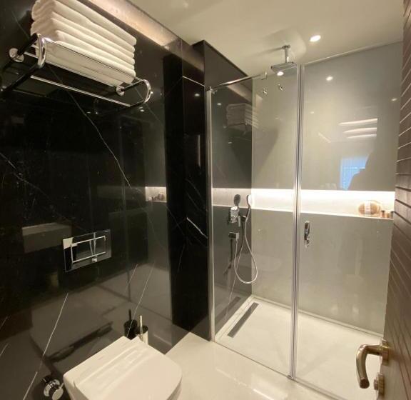 اتاق پریمیوم سه تخته, Henna Hotel Istanbul