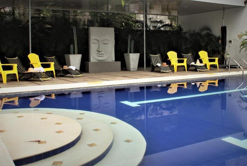 اتاق سوپریور, Boutique Budapez