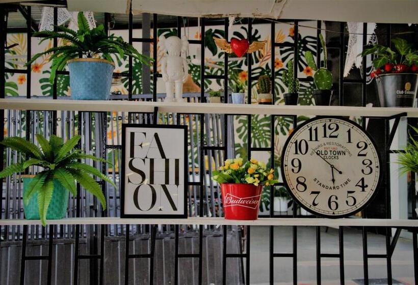 اتاق استاندارد چهار تخته, Boutique Budapez