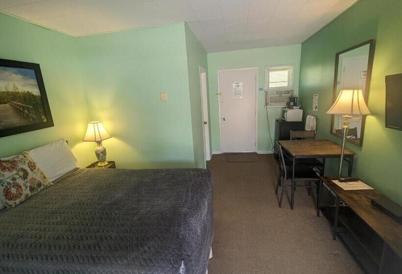 Номер Deluxe, Pinewood Inn