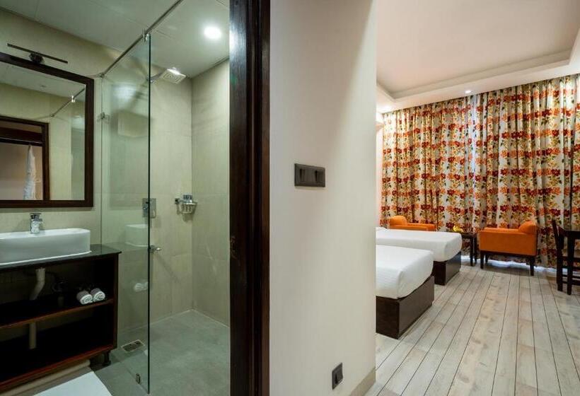디럭스 룸, The Orchid Hotel Shimla