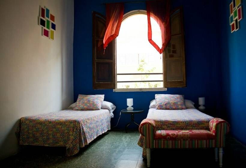 اتاق استاندارد با سرویس بهداشتی مشترک, Feetup Home Backpackers Valencia