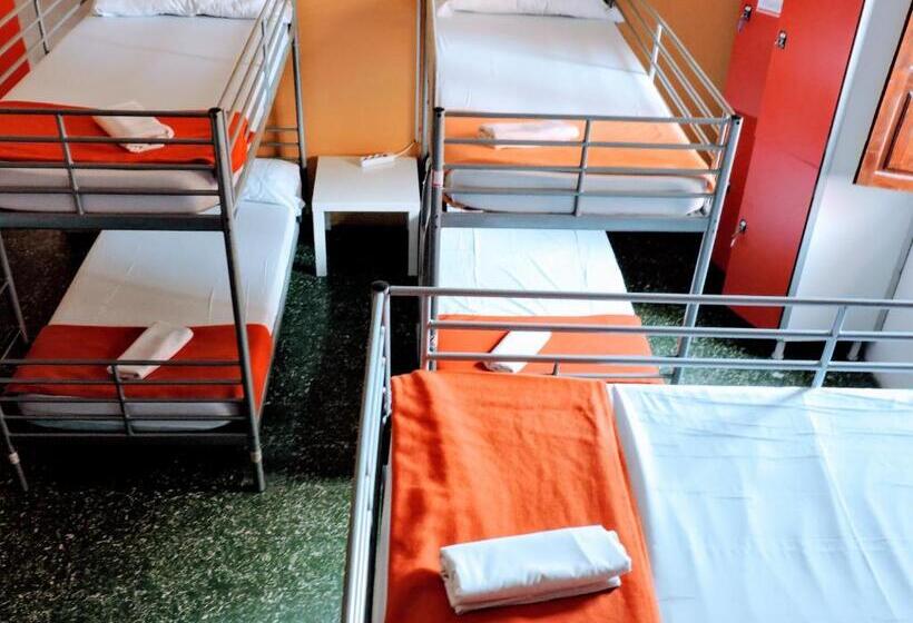 تختخواب در اتاق مشترک, Feetup Home Backpackers Valencia