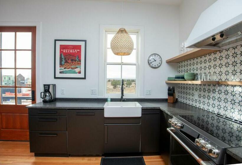 1 Bedroom Penthouse Apartment, South Main Residences By Surf
