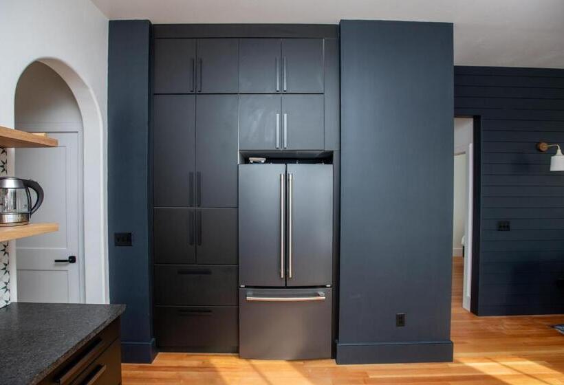1 Bedroom Penthouse Apartment, South Main Residences By Surf