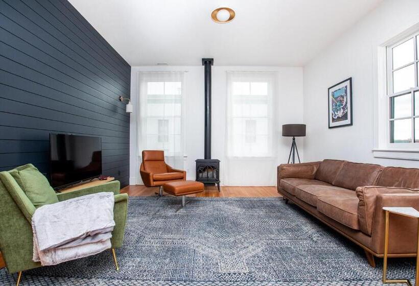 1 Bedroom Penthouse Apartment, South Main Residences By Surf