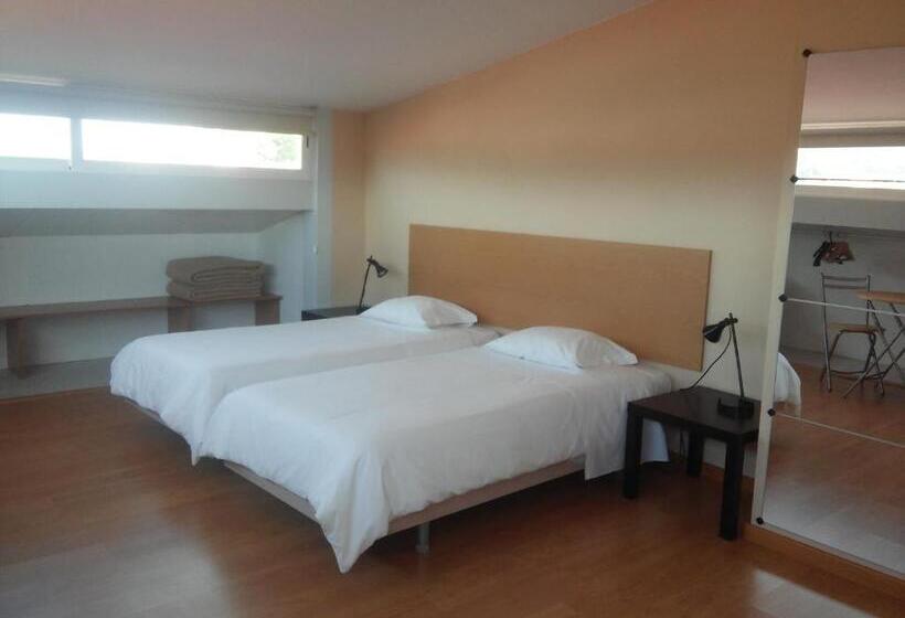Номер Стандарт Трехместный, Penthouse   Low Cost