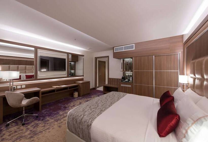 Номер Премиум, Ramada By Wyndham Continental Jeddah