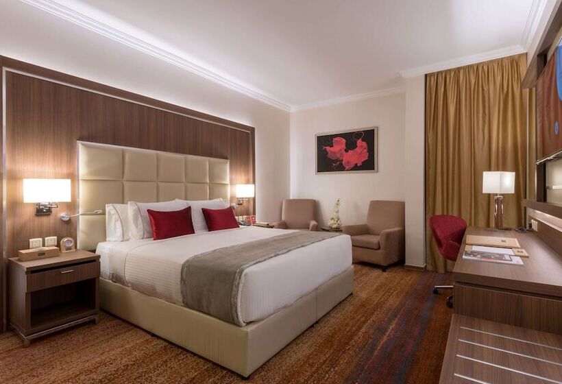 Номер Премиум, Ramada By Wyndham Continental Jeddah