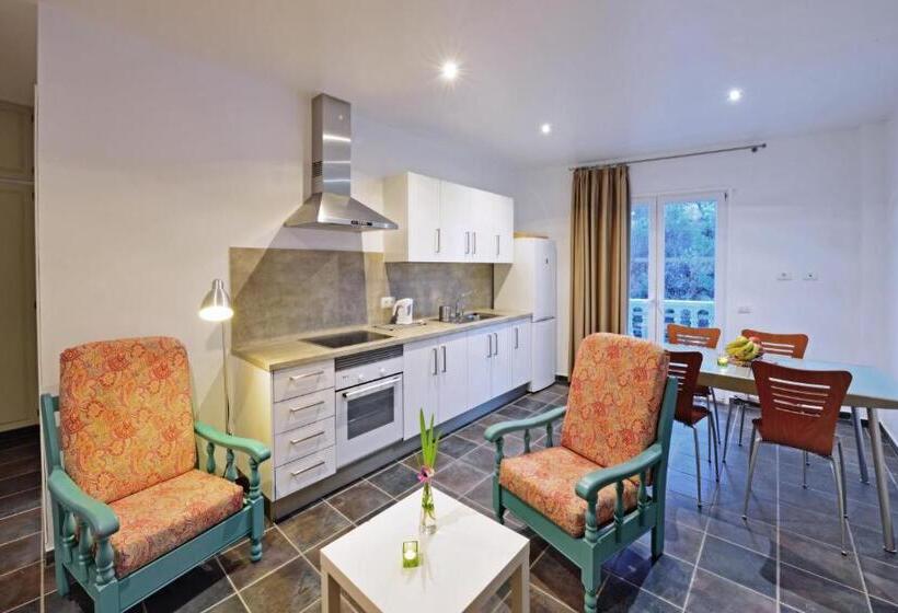 Апартаменты 2 Спальни, Apartamentos Adjovimar