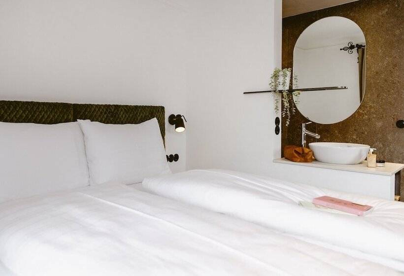 اتاق استاندارد با چشم‌انداز دریاچه, Seehotel Berau