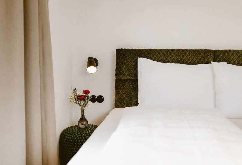 اتاق استاندارد با چشم‌انداز دریاچه, Seehotel Berau