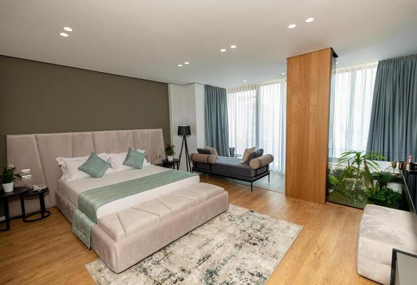 带按摩浴盆的套房, Ames Hotel & Spa