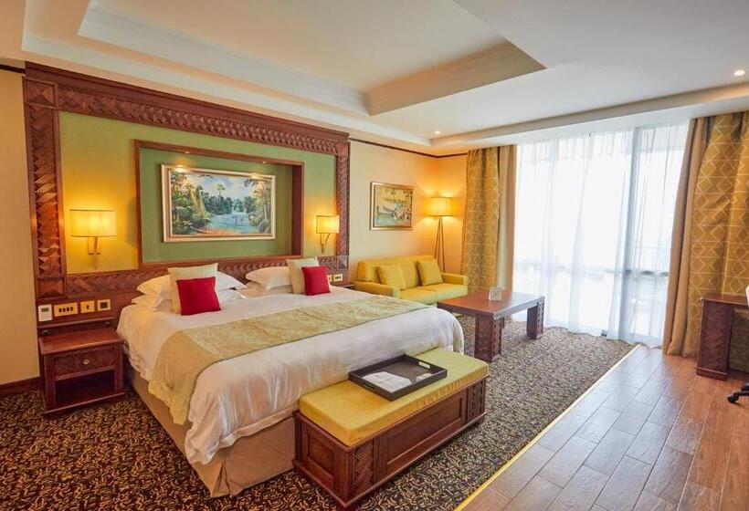 اتاق لوکس با تخت بزرگ, Goma Serena