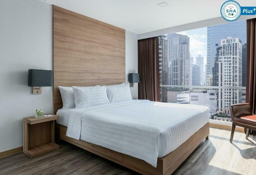 استودیوی لوکس, Adelphi Grande Sukhumvit