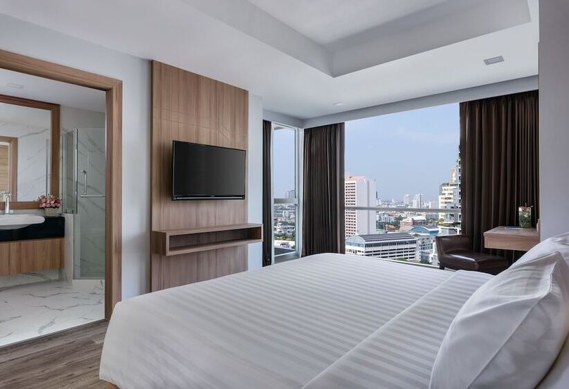 سوییت اجرایی, Adelphi Grande Sukhumvit