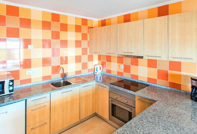 2 Bedroom Apartment Garden View, Alfagar Apart