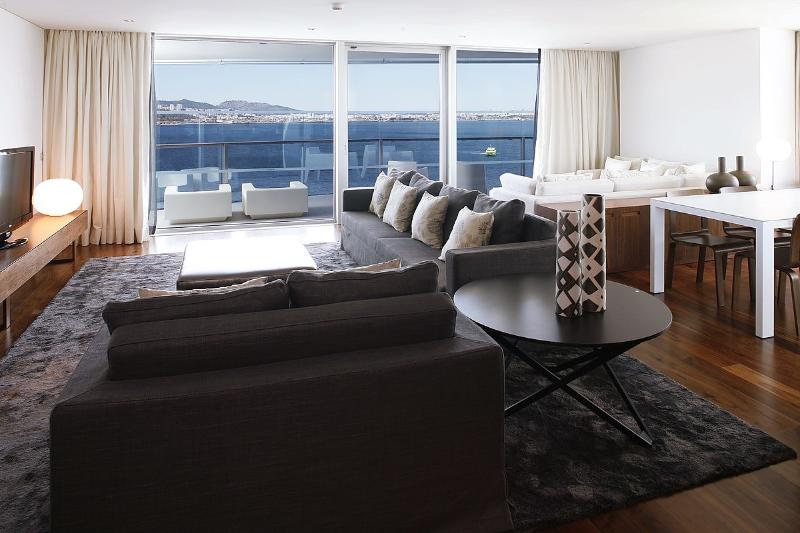Apartamento 3 Dormitórios, Troia Design