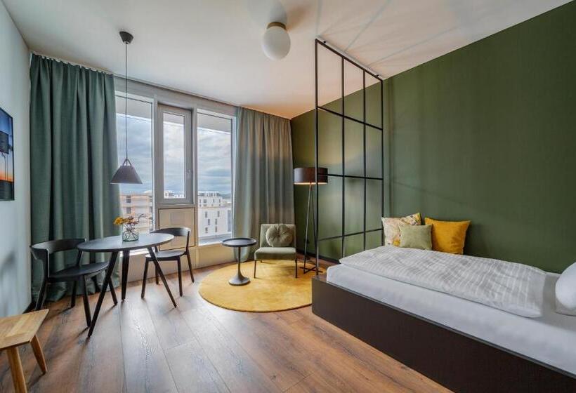 Escritório Estándar, Black F House   Serviced Apartments