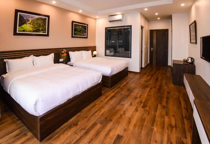 اتاق لوکس با بالکن, Lotus Hotel Ninh Bình