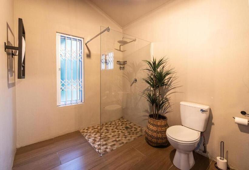 Семейный Номер, Fever Tree Guesthouse
