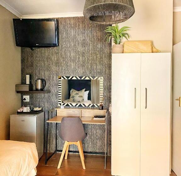 Номер Стандарт, Fever Tree Guesthouse