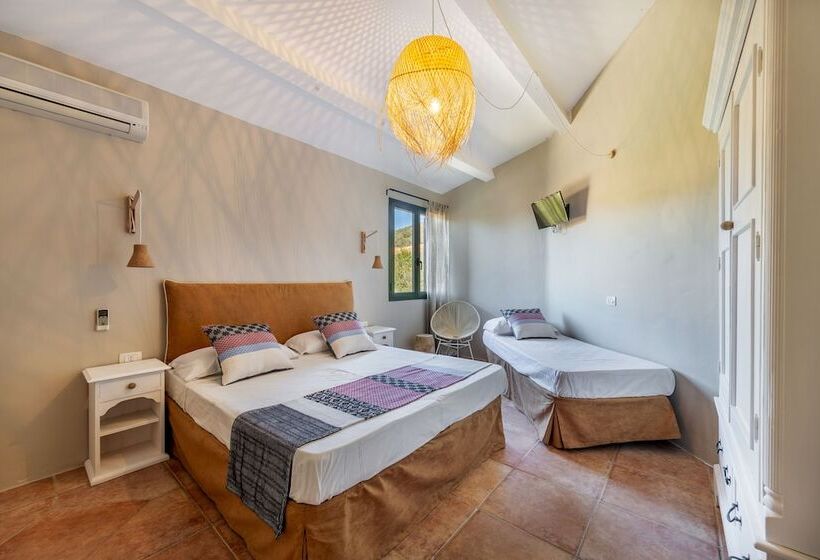 Четырехместный Номер Стандарт, Borgo Di Campagna