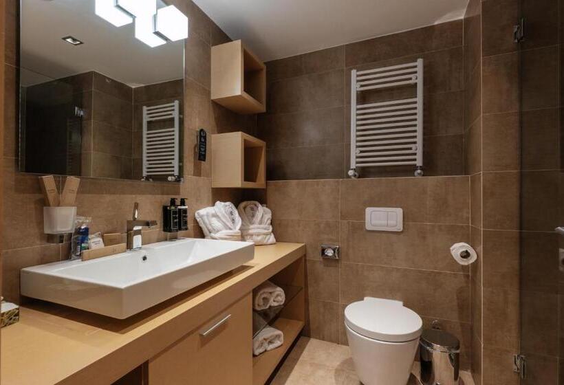 Suite with Terrace, Eurostars Queen Of Montenegro