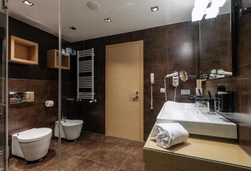 Suite with Terrace, Eurostars Queen Of Montenegro