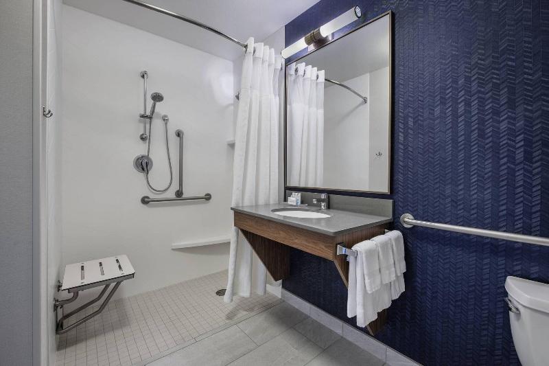 اتاق استاندارد با تخت بزرگ, Fairfield Inn & Suites By Marriott Kelowna