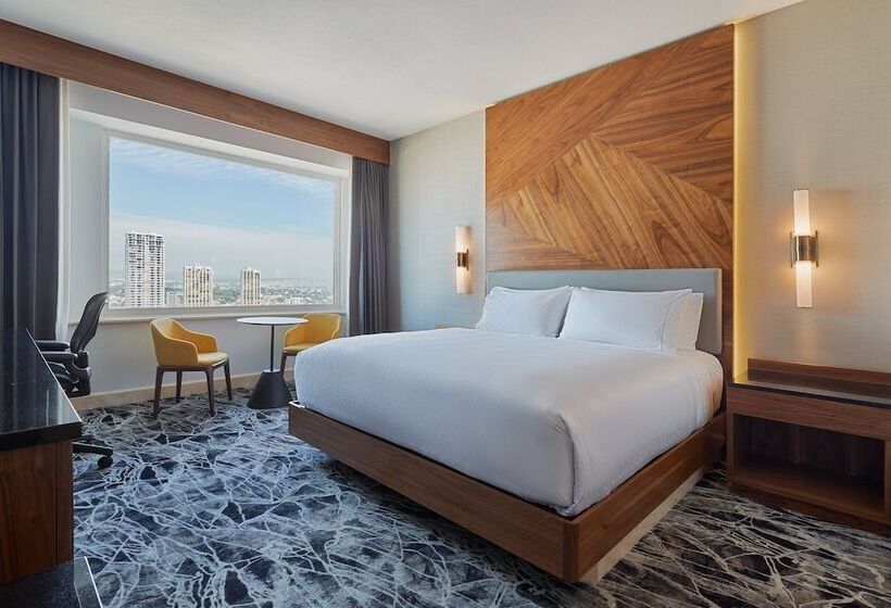 Club Room King Bed, Grand Fiesta Americana Guadalajara Country Club