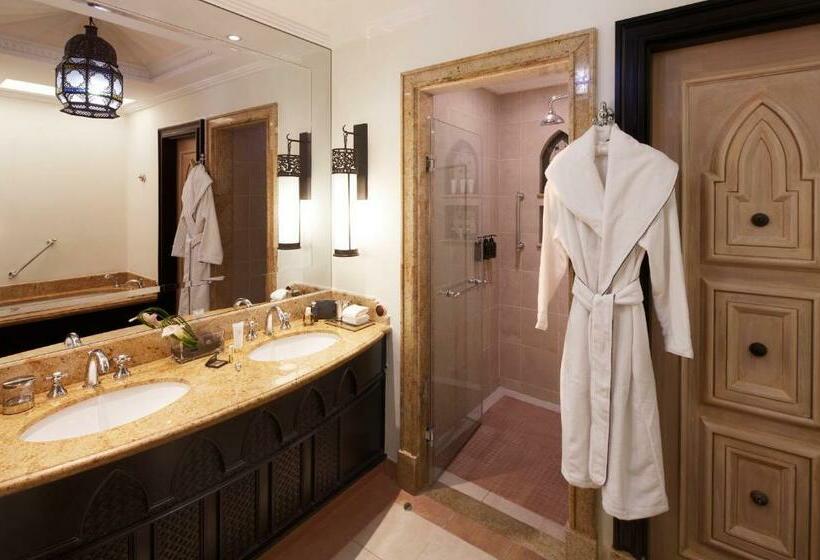 Номер Клуб, Jumeirah Mina Al Salam Dubai