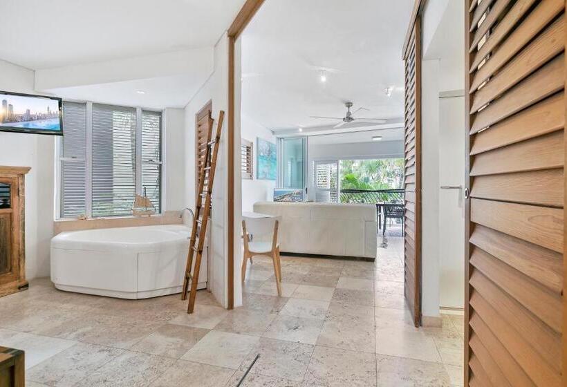 디럭스 스위트, Noosa Blue Resort