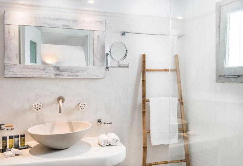 سوئیت با چشم‌انداز, On The Rocks   Small Luxury Hotels Of The World