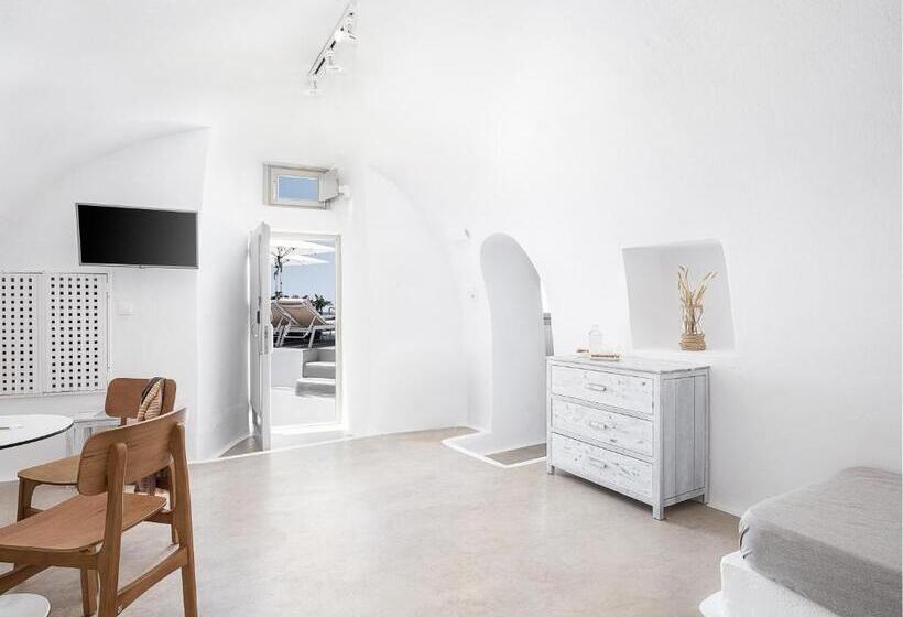 سوئیت با چشم‌انداز, On The Rocks   Small Luxury Hotels Of The World