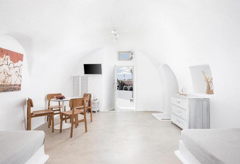 سوئیت با چشم‌انداز, On The Rocks   Small Luxury Hotels Of The World