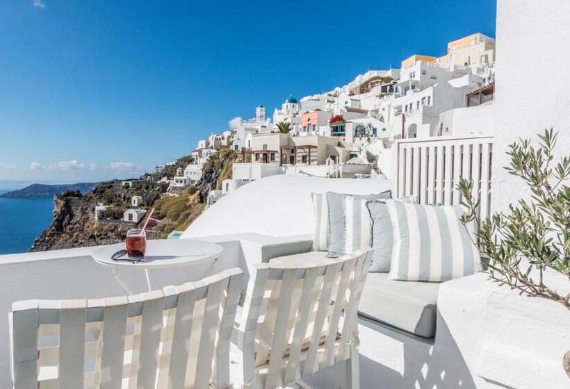 اتاق سوپریور با چشم‌انداز, On The Rocks   Small Luxury Hotels Of The World